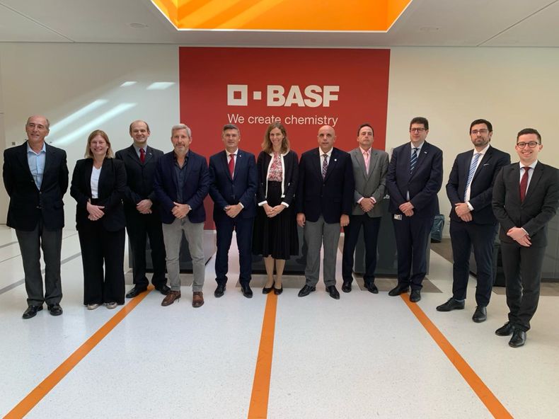 El gobernador de Entre R&iacute;os visit&oacute; en Alemania la f&aacute;brica qu&iacute;mica del Grupo BASF, la &uacute;nica empresa del mundo que publica anualmente sus balances de di&oacute;xido de carbono.
