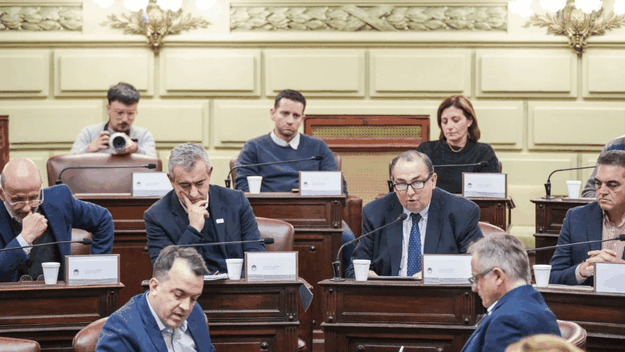 El intendente de Rosario, Pablo Javkin, y el de Santa Fe, Juan Pablo Poletti, en la Legislatura. Unidos alineado con la iniciativa.