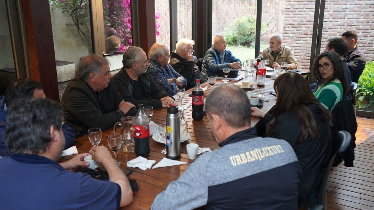 Gremios de Córdoba presionan a Martín Llaryora para que enfrente a Javier Milei
