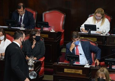 Acceso a la oficina de Allan: senadores del FdT se autoconvocan a sesionar