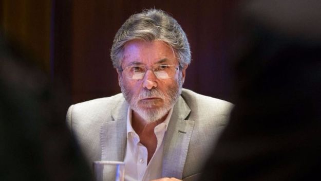 Temporada de caza mayor para el sabueso equilibrista