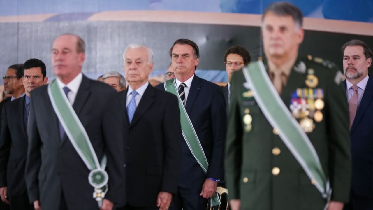 El genio de la politización de los cuarteles salió de la lámpara en Brasil