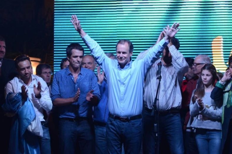 El gobernador Gustavo Bordet diseñó una ingeniería electoral que le garantiza la sucesión.