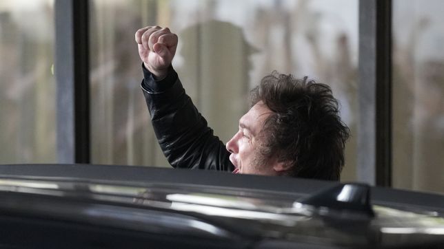 yendo del hotel a olivos: sin los perros, milei se mudo a la quinta presidencial