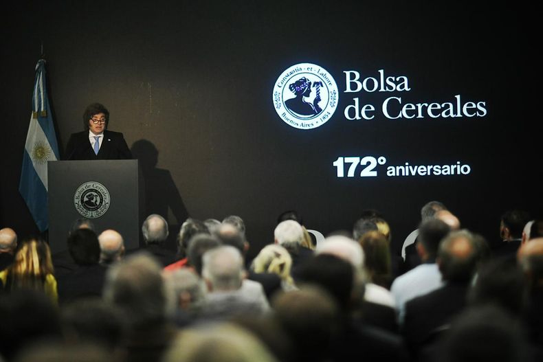 Javier Milei endulz el jueves los odos de la audiencia rural con una baja de retenciones Sin embargo el sector pide ms