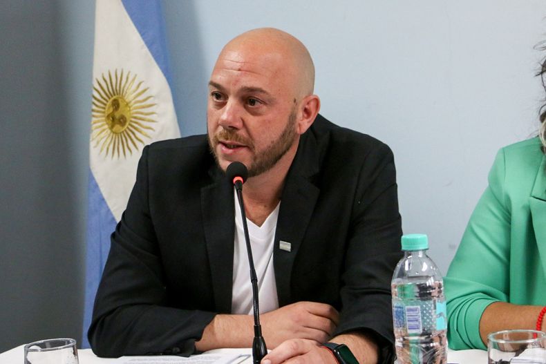 Santa Cruz: el intendente de Río Turbio reclamó por los YCRT y chocó con el gobierno de Claudio Vidal
