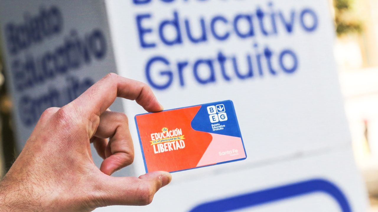 El Boleto Educativo Gratuito se implementó en Santa Fe durante la gobernación de Omar Perotti.