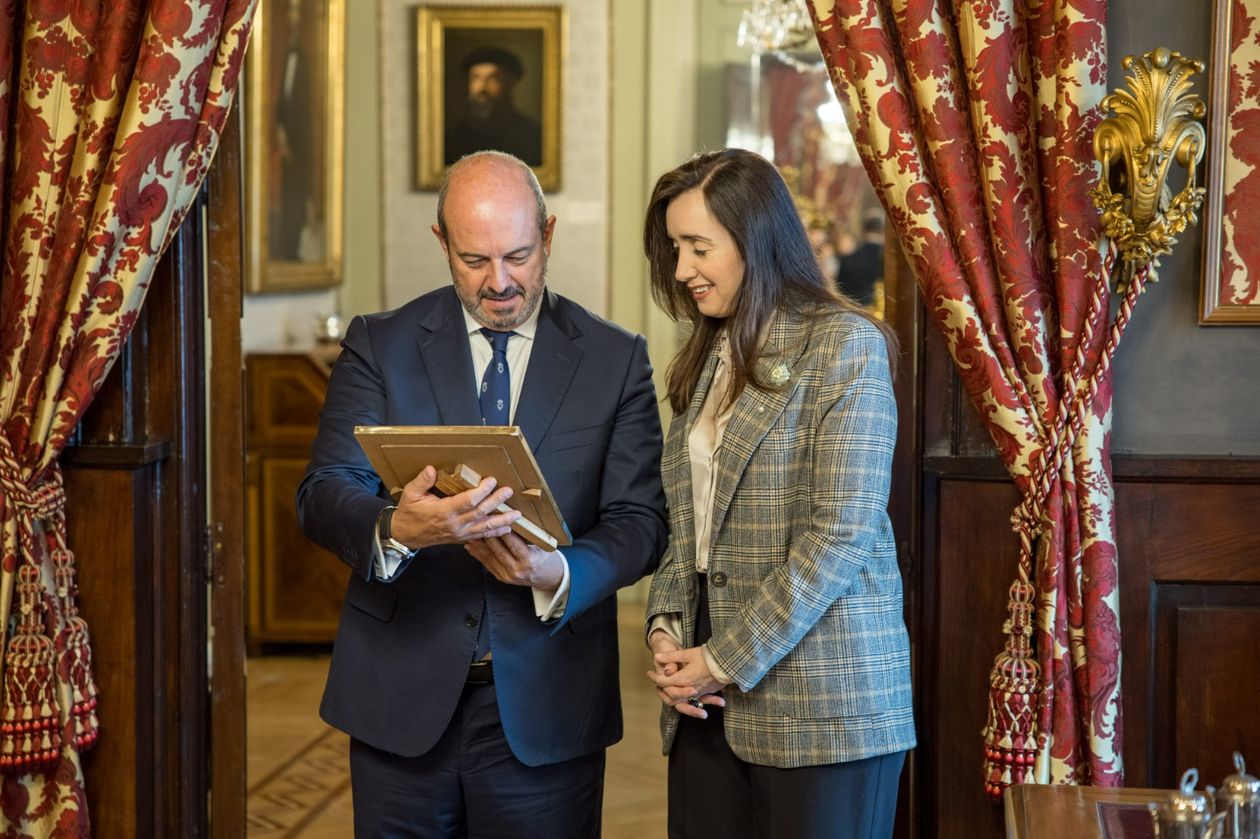 Victoria Villarruel, con el presidente del Senado español, Pedro Rollán Ojeda.&nbsp;