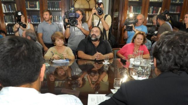 gremios docentes plantaron al gobierno de vidal y se agudiza el conflicto