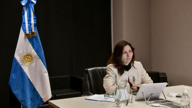 Batakis carga la lapicera entre la pesada herencia Guzmán y el dólar spoiler