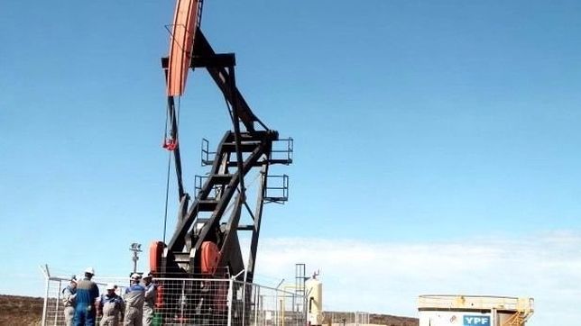 petroleros mantienen el paro pese a los llamados de nacion