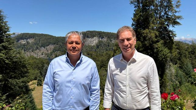 Rolando Figueroa recibió a Diego Santilli en Villa la Angostura.