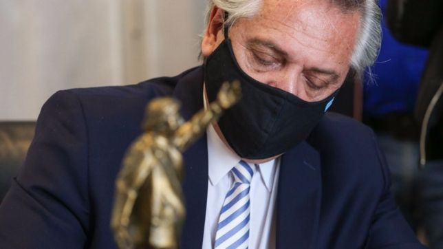 ¿como sale fernandez de la pandemia?