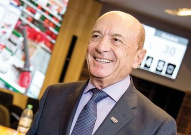 Coto es el primer supermercadista en sumarse a la ronda de café de Fernández