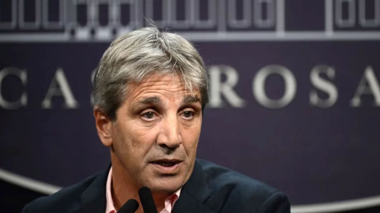 Toto Caputo defiende la Ley de Inocencia Fiscal frente a los reparos de los bancos