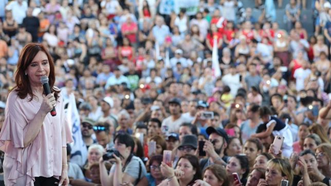 cfk: ?voy a colaborar para que en 2019 otro argentino este en la casa rosada? cfk: ?voy a colaborar para que en 2019 otro argentino este en la casa rosada?