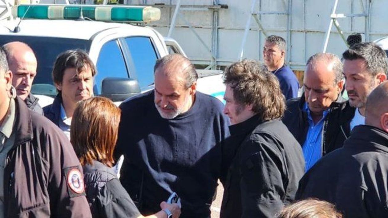 Patricia Bullrich, Federico Susbielles y Javier Milei en Bahía Blanca.