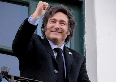 En medio del sacudón global, los mercados profundizan su desconfianza con el plan de Toto Caputo