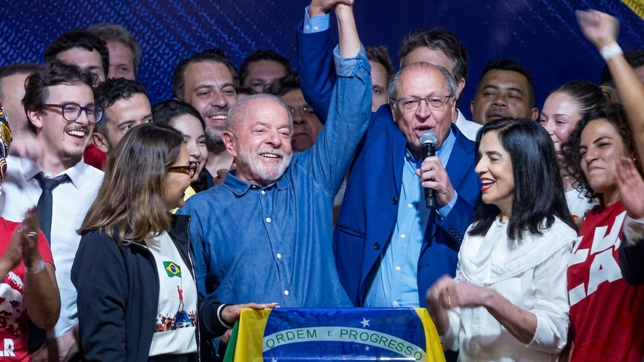 Luiz Inácio Lula da Silva, el domingo a la noche, reelecto presidente de Brasil.