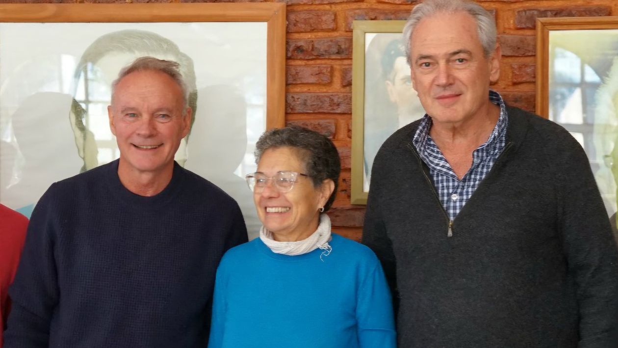 Alicia Oviedo, presidenta de la UCR de Entre Ríos, flanqueada por Atilio Bendetti y por Darío Schneider.