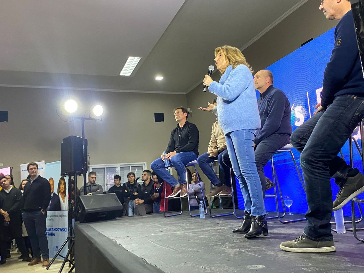Frana junto a Perotti en el cierre de listas.
