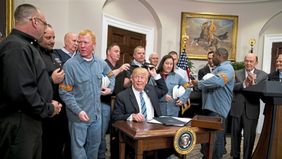 Trump exime al país (por ahora) de los aranceles al acero y el aluminio