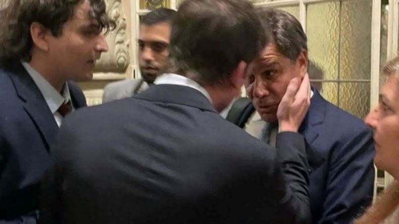 Santiago Caputo, cara a cara con Facundo Manes