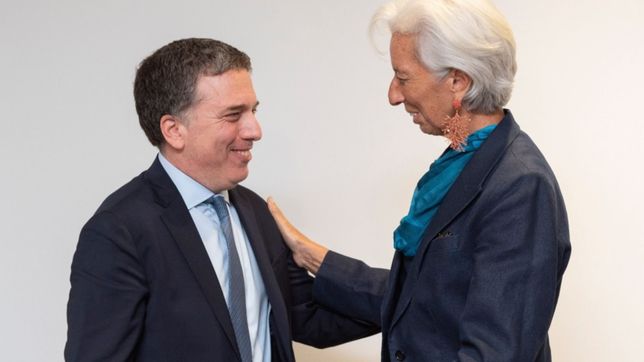 dolar imparable: las diez razones por las que el mercado no le cree a macri