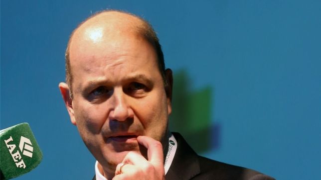 sturzenegger afirmo que mantendra tasas altas para contener la inflacion