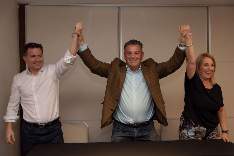 Gabriel Bornoroni, Rodolfo Eiben y Cecilia Ibañez, actual diputada del MID, durante la campaña provincial 2023.&nbsp;&nbsp;