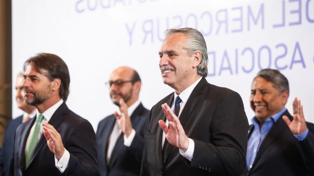 un nuevo capitulo de la pelea entre argentina y uruguay inmoviliza al mercosur