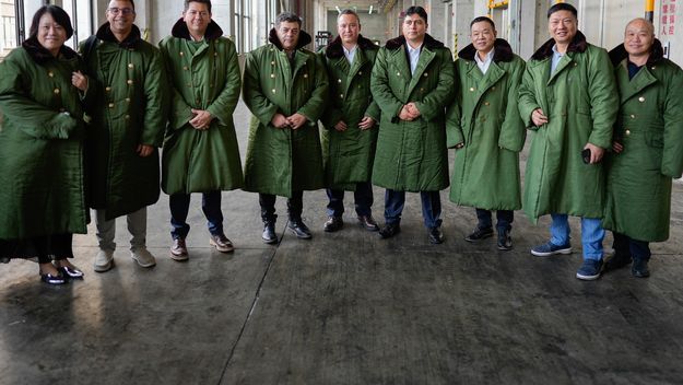 El gobernador de Santa Cruz con empresarios pesqueros chinos