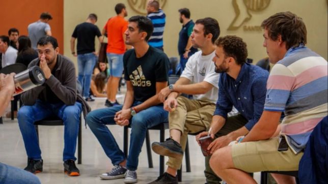 perotti reune a su tropa en el primer encuentro de hacemos santa fe