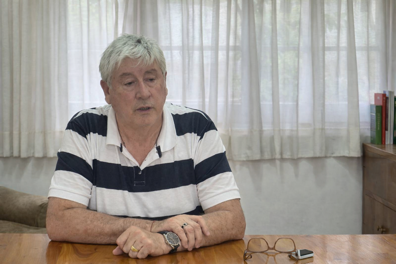 Walter Cortés recibió a Letra P en su despacho en Bariloche.&nbsp;