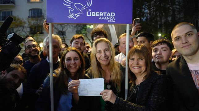Sin Manuel Adorni, se afilió Patricia Bullrich.