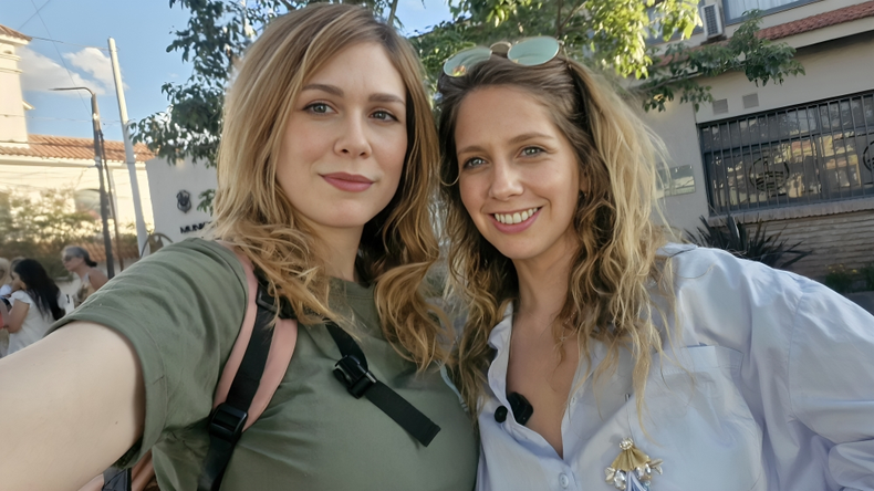 Lilia Lemoine y Celeste Ponce participaron de la protesta vecinal contra el cerramiento de calles en Villa Allende.