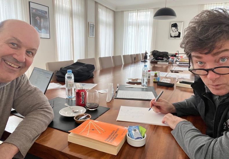 Javier Milei y Federico Sturzenegger planean dónde aplicar más motosierra