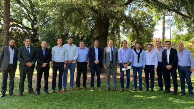 berni le abre el juego a intendentes pro por el control de la policia comunal