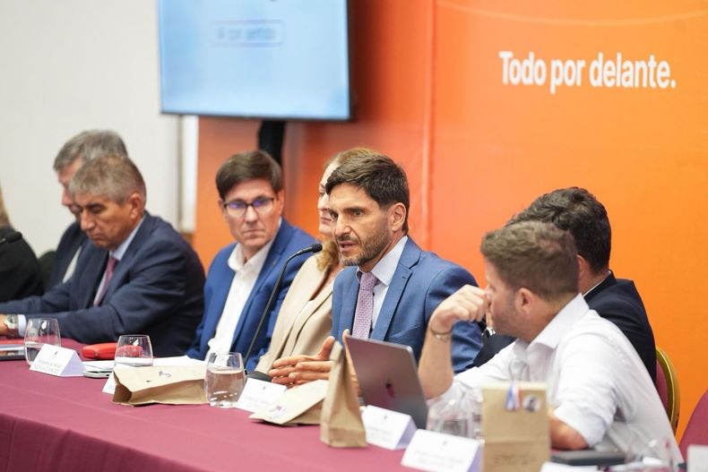 Pullaro propuso al gabinete y a todo Unidos generar 