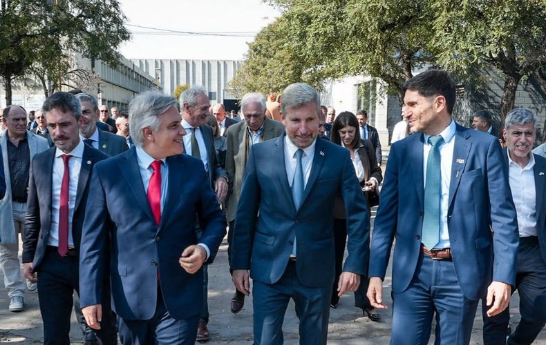 Llaryora, Frigerio y Pullaro pidieron el fin de las retenciones a Javier Milei.&nbsp;