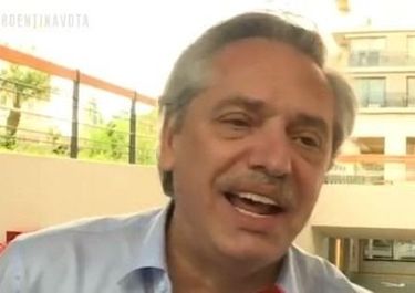A minutos del cierre, Fernández ensayó un festejo en Puerto Madero