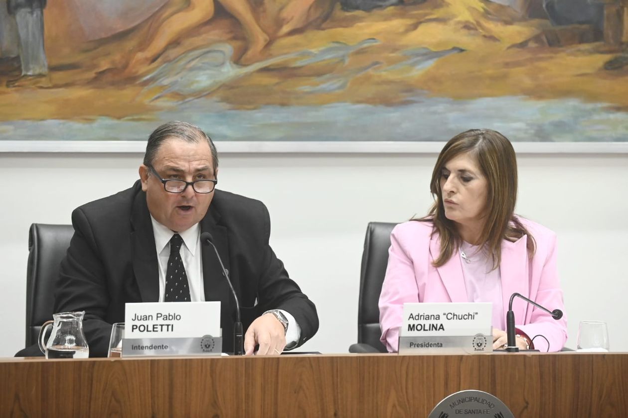 El intendente Juan Pablo Poletti y la presidenta del concejo Adriana Chuchi Molina.&nbsp;
