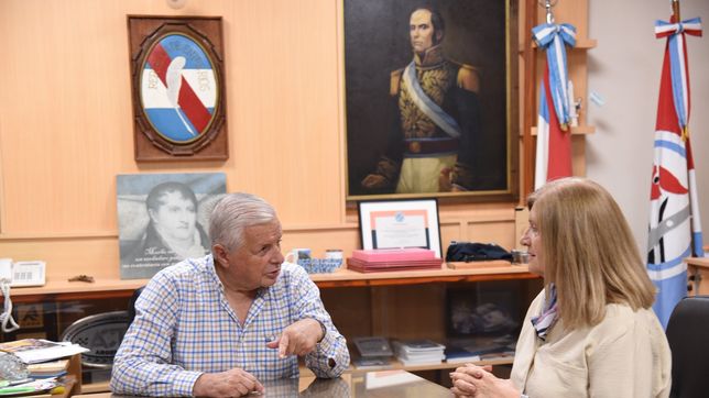 La intendenta de Paraná y su par de Concepción del Uruguay se ponen al hombro la campaña del peronismo en Entre Ríos. 