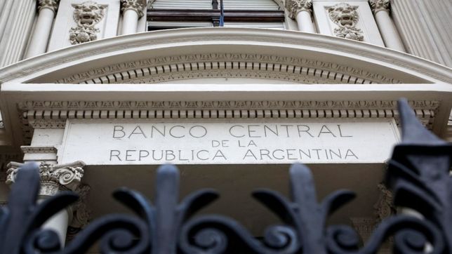 en un mes, se perdio el 30% de los dolares del fmi