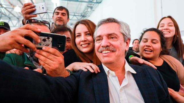 a un mes de gobierno, fernandez mantiene buena imagen y mucha expectativa