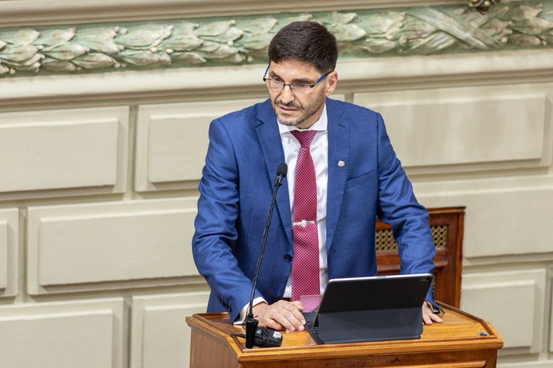 Santa Fe: Maximiliano Pullaro ya está en la Legislatura para dar su discurso de apertura de sesiones