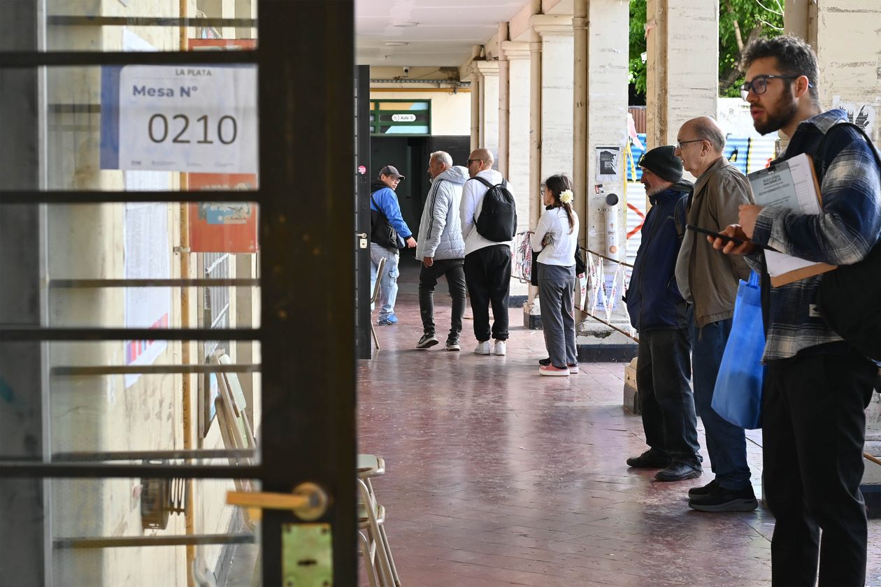 La Dirección Nacional Electoral estimó que el tiempo promedio de voto con la Boleta Única de Papel es de menos de tres minutos para quienes votan únicamente una categoría.