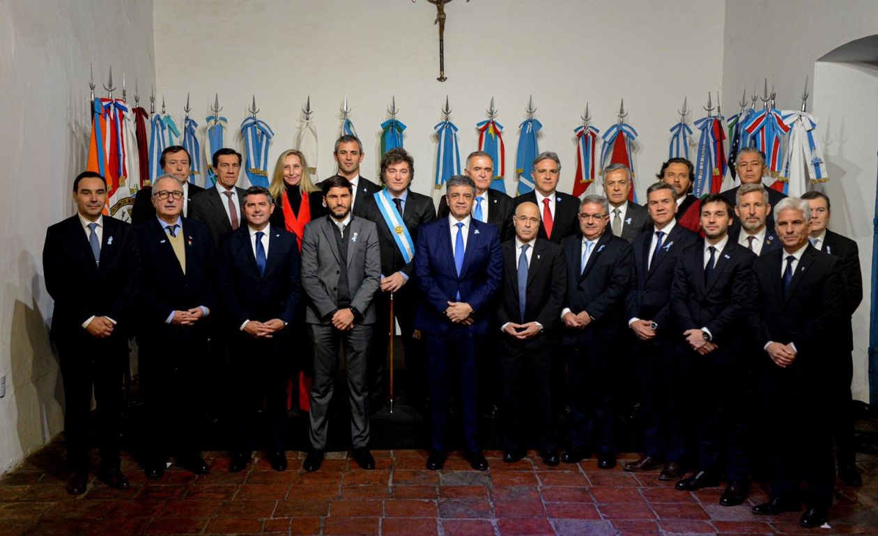 El Gobierno convocó al Consejo de Mayo.