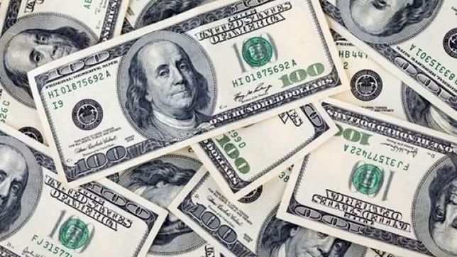 el dolar blue recorto la suba inicial, pero pego un salto de $21