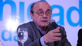 Moreau: Estamos hablando con radicales de Cambiemos